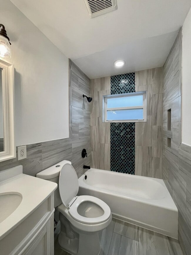 Building Photo - 11420 NW 35th St