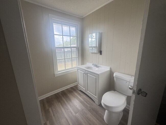 Building Photo - 282 Central St