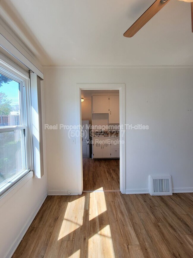 Building Photo - 1005 Torbett St