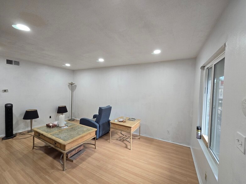 Building Photo - 2321 Highbury Ave