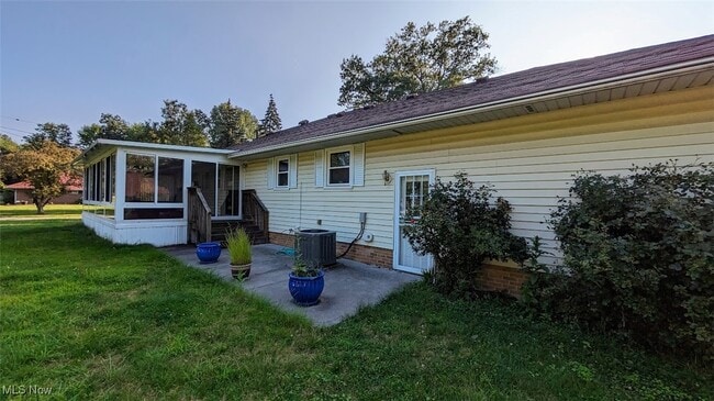 Building Photo - 523 Harris Rd