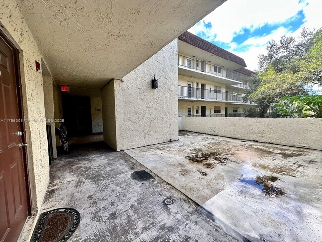 Building Photo - 3360 Spanish Moss Terrace