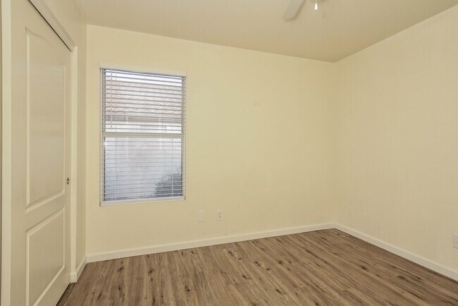 Building Photo - 9745 W Runion Dr