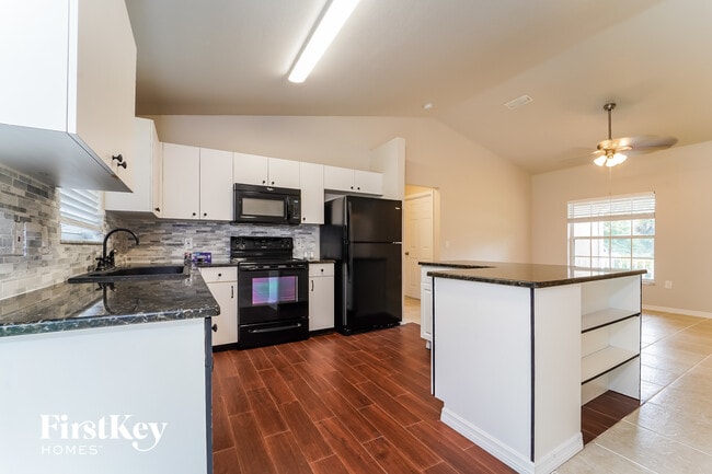 Building Photo - 3836 Candia Ave