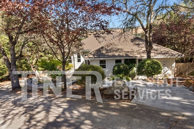 Building Photo - Stunning Views 4 Bedroom El Dorado Hills Gem