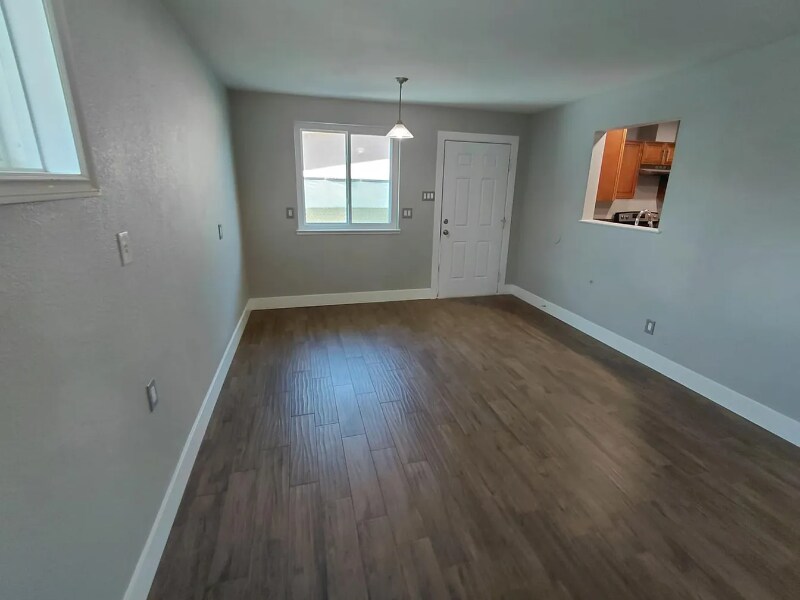 Building Photo - 828 Biljac St