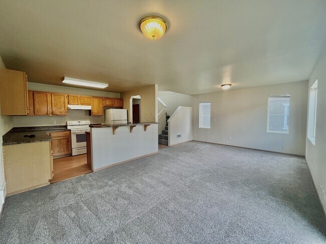 Building Photo - 2105 Yellowstone St