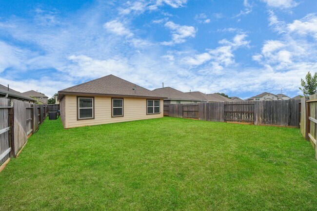 Building Photo - 32615 Orchard Haze Dr