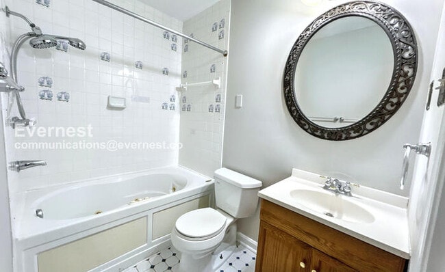 Building Photo - 2058 Mayflower Dr