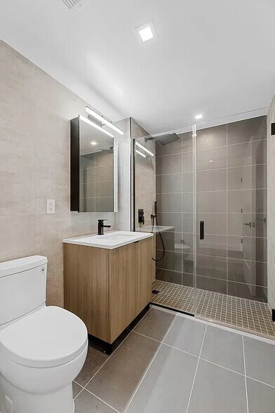 Building Photo - 63 Pitt St