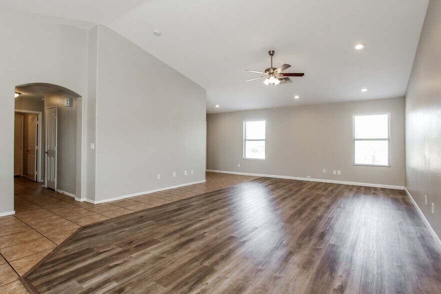 Building Photo - 14815 N Tonya Cir