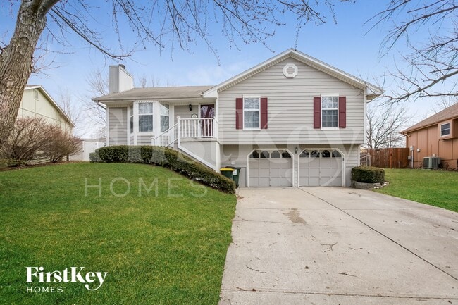 Building Photo - 1529 NE Auburn Dr