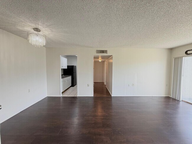 Building Photo - 1127 Lake Terry Dr