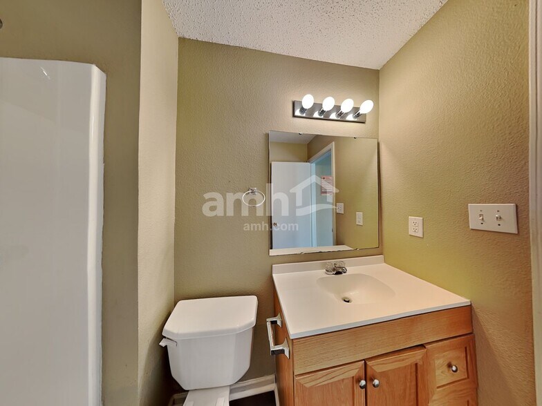 Building Photo - 3742 Laurel Cherry Ln