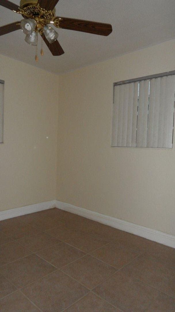 Building Photo - 700 N 70th Ave