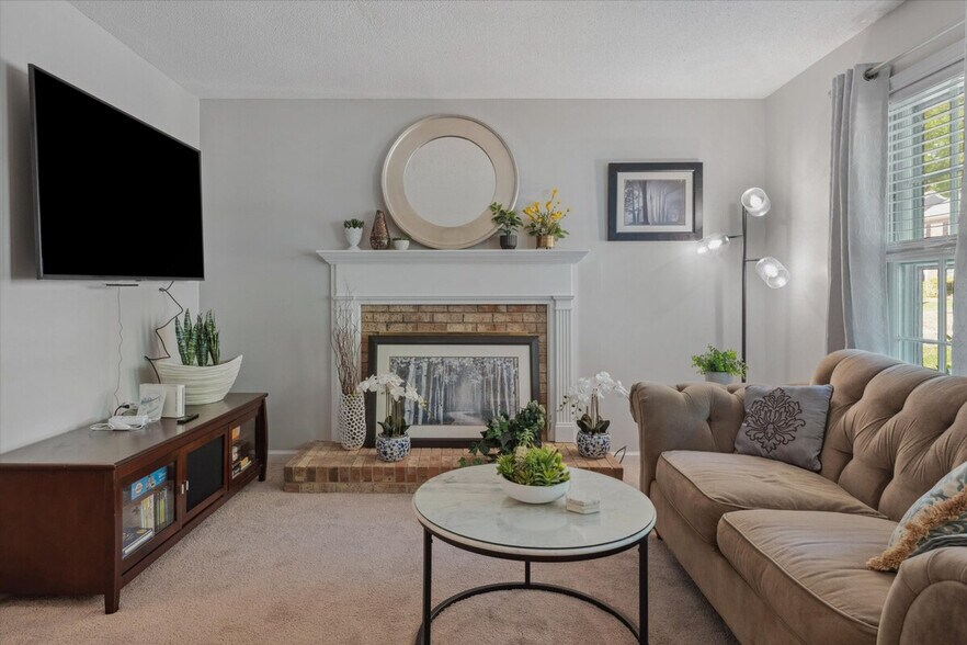 Building Photo - 107 Barbary Ct