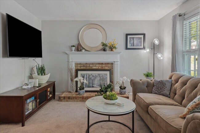 Building Photo - 107 Barbary Ct