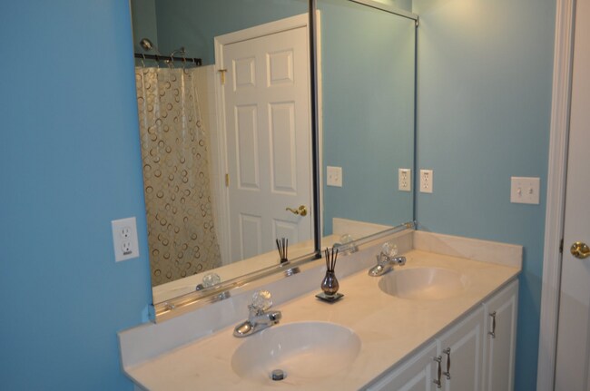 Building Photo - 26308 Island Lake Dr