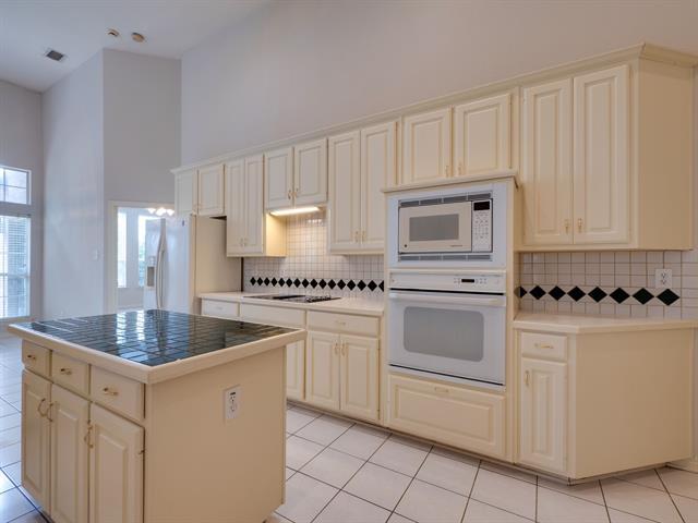 Building Photo - 8611 Forest Glen Dr
