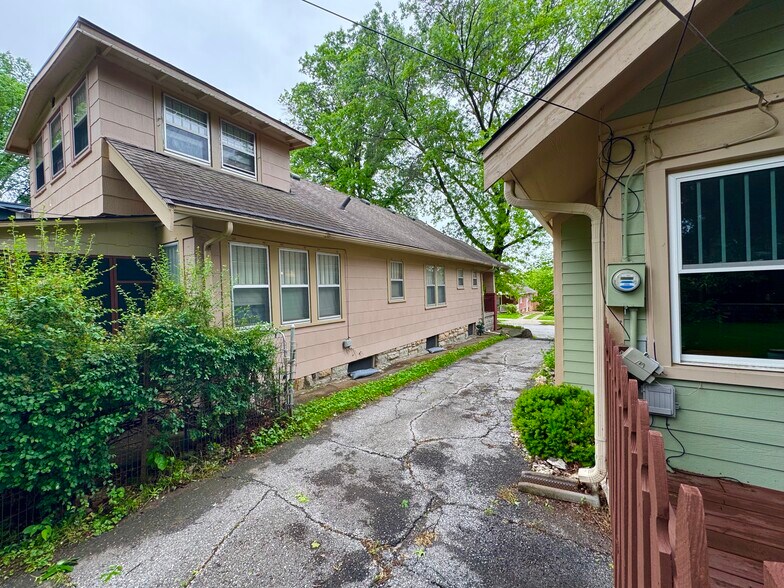 Building Photo - 4615 Fairmount Ave