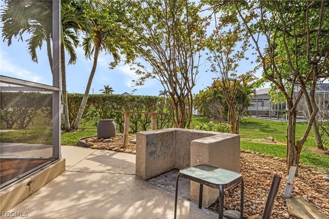 Building Photo - 4002 Oasis Blvd