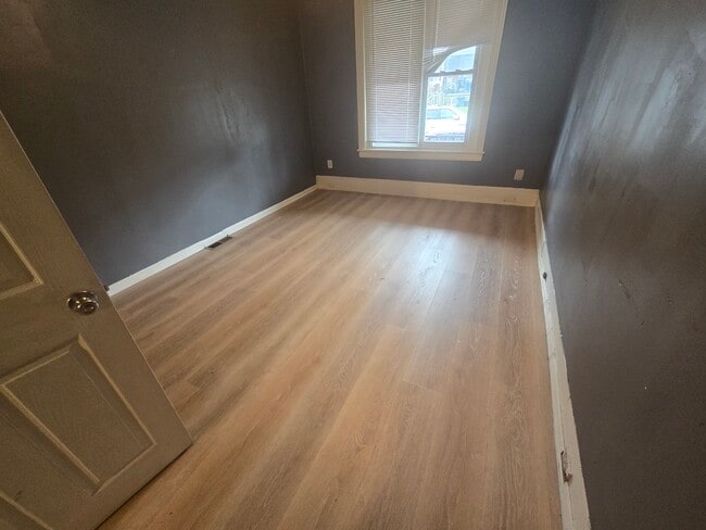 Building Photo - 530 E Penn St