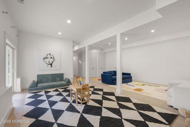 Building Photo - 1406 Transit Ave