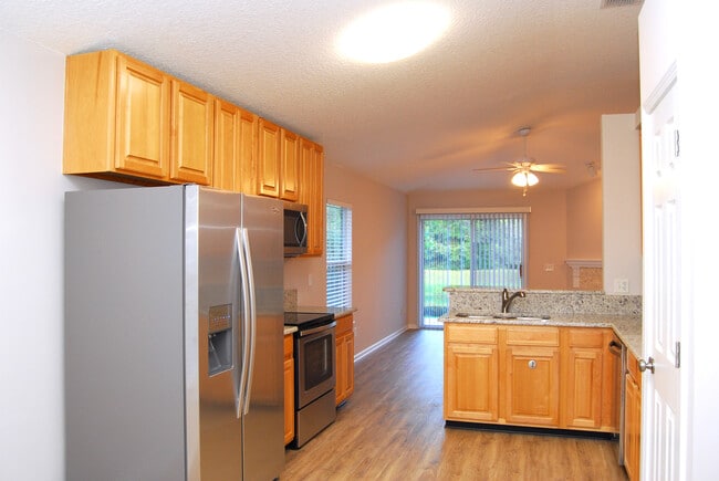 Building Photo - 1186 Waterfall Dr