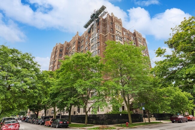 Building Photo - 6901 S Oglesby Ave