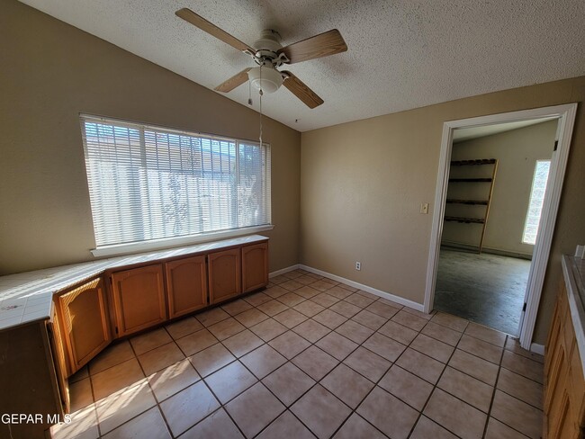 Building Photo - 10416 Lambda Dr