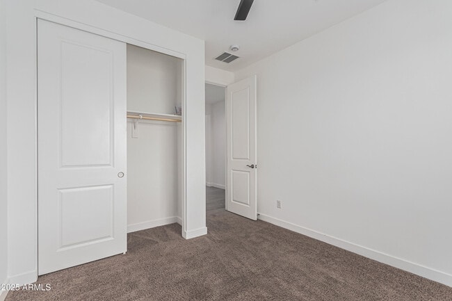 Building Photo - 305 E Leland Rd