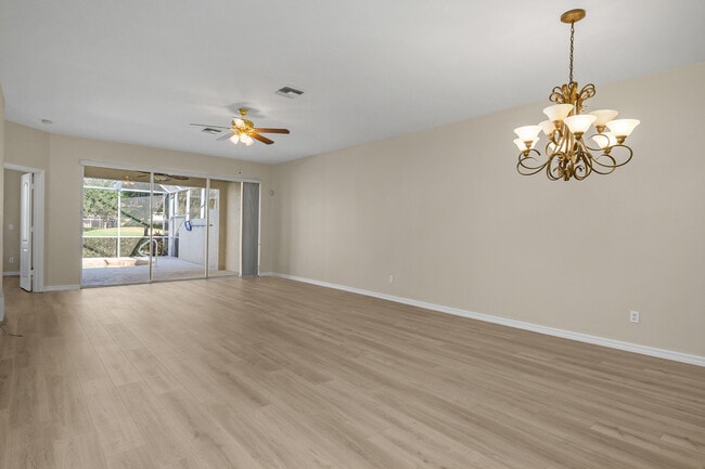 Building Photo - 2056 Crestview Way