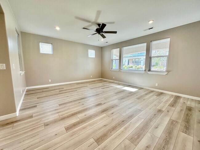 Building Photo - 797 Red Marble Ln