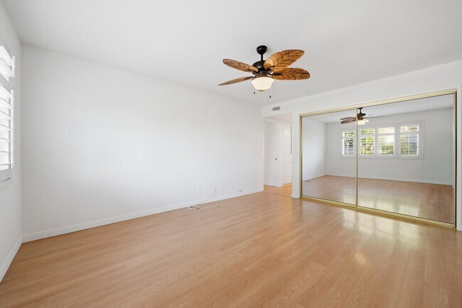 Building Photo - Rare Free-Standing Bluffs Z Plan – Largest...