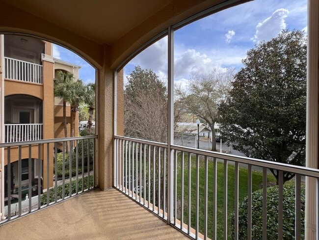 Building Photo - APARTMENT IN THE METROWEST AREA!