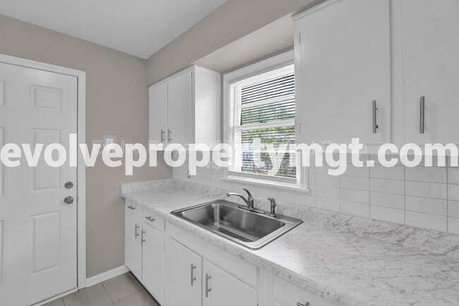 Building Photo - 1012 Mt Moriah Rd