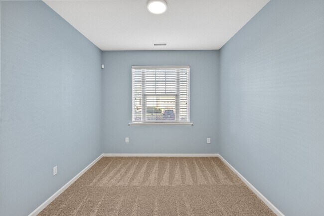 Building Photo - 3 Bed 2.5 Bath Home located in Heritage Hills, Wake Forest