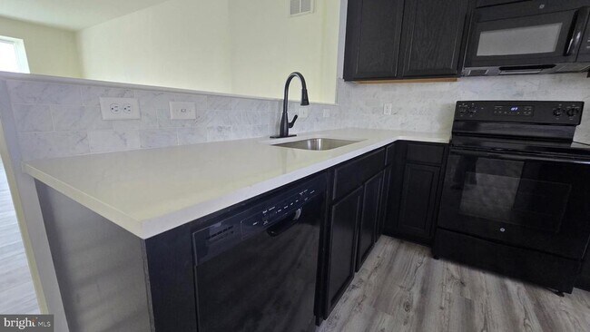 Building Photo - 47 Tyndall Trl
