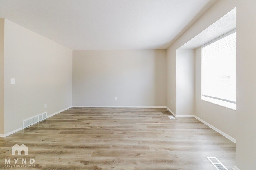 Building Photo - 2297 N 1125 E