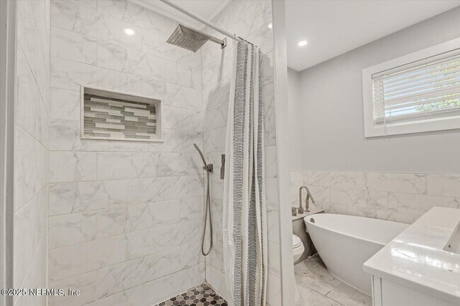 Building Photo - 6643 Greenfern Ln