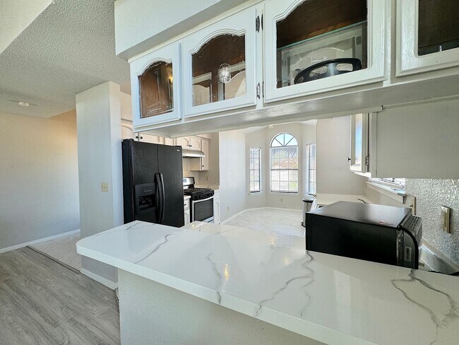 Building Photo - Northeast El Paso 3Bed/2Bath Refrig A/C