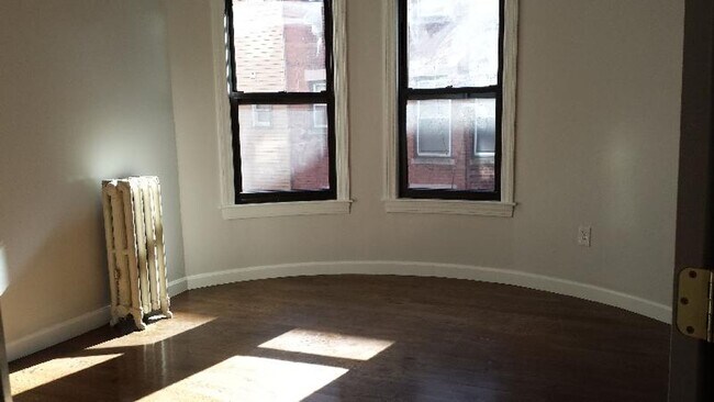 Building Photo - 2bed/1 bath in Allston