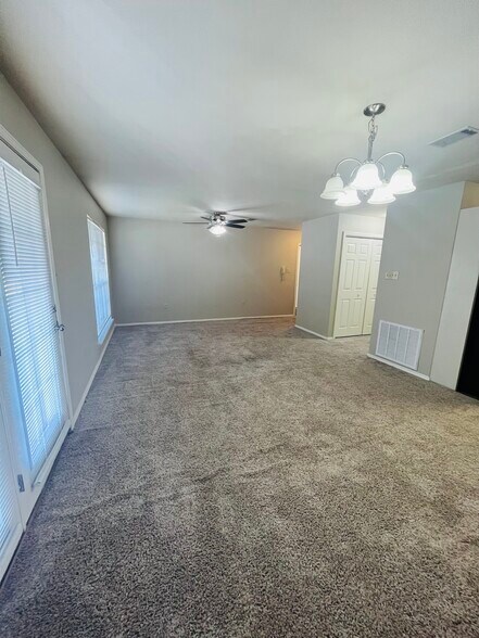 Building Photo - 5 S Joplin Loop