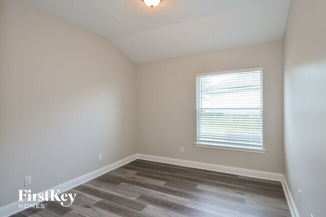 Building Photo - 14744 Falling Waters Dr