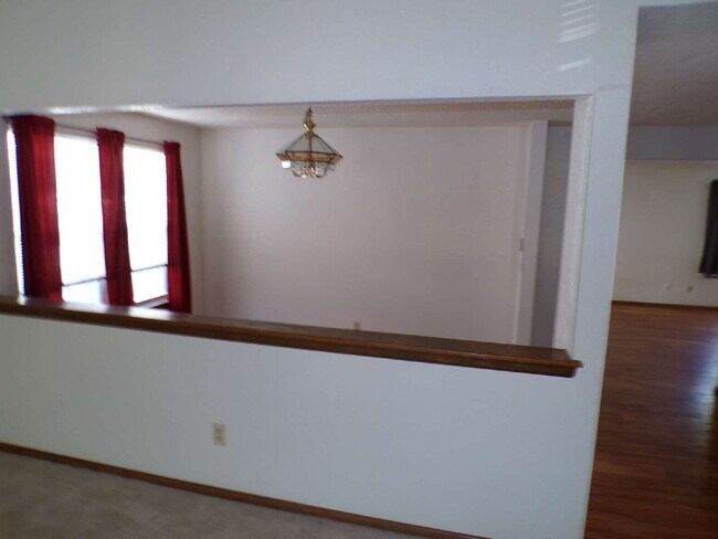 Building Photo - Four Lakes - Centennial - 3 Bedroom - 3 Ba...