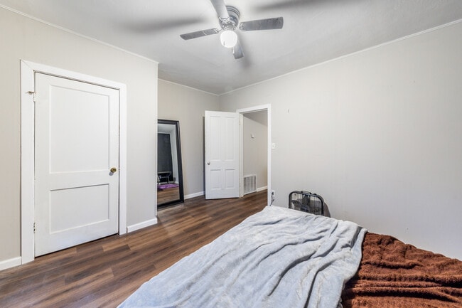 Building Photo - 431 Moro St