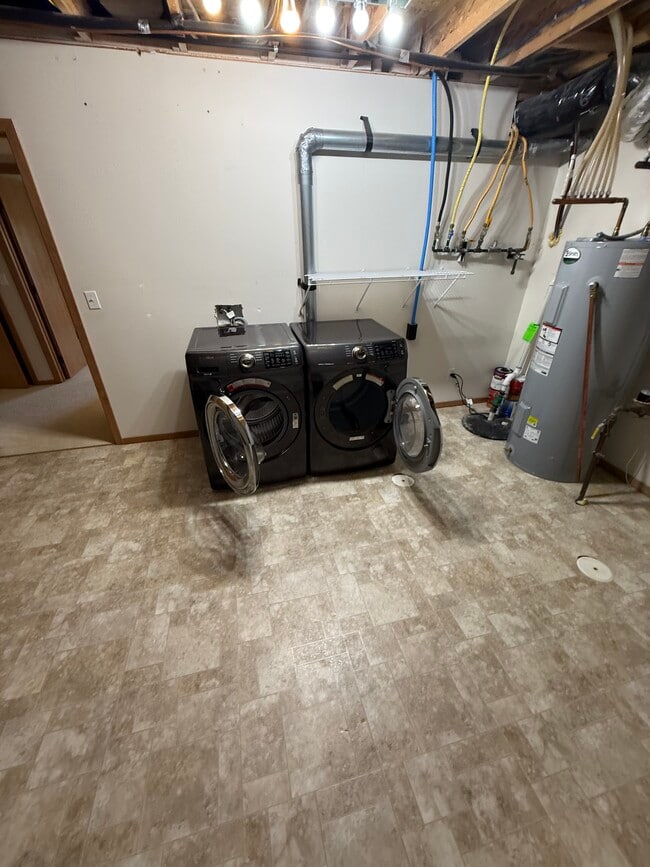 Building Photo - 6020 Bennett Ct S