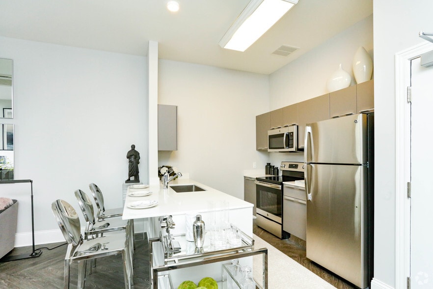 1 BR, 1 BA - Dell - 690 SF - The James - Active Senior Residences