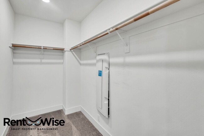 Building Photo - 390 Riesling Ave