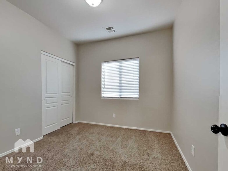 Building Photo - 6315 S 25th Dr